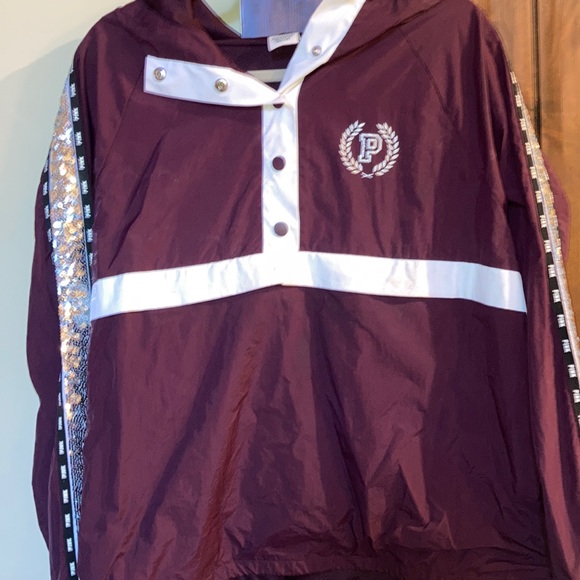 Burgundy wind breaker - Picture 3 of 7